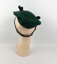 Load image into Gallery viewer, Original 1940's Forest Green Felt Hat with Triple Bow Detail
