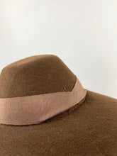 Load image into Gallery viewer, Original Late 1930s Early 1940s Chocolate Brown Felt Hat - Classic Shape