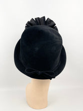 Load image into Gallery viewer, Original 1940s Inky Black Fur Felt Hat with Rosette Trim and Net Detail