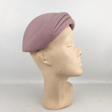 Load image into Gallery viewer, Original 1950's Dusky Pink Felt Hat with Pretty Pleats and Felt Trim