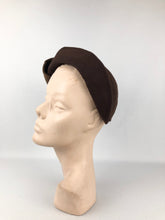 Load image into Gallery viewer, 1930s Close Fitting Two Tone Brown Felt Hat