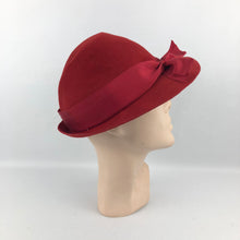 Load image into Gallery viewer, 1930s 1940s Red Felt Fedora with Red Grosgrain Trim