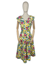Load image into Gallery viewer, Original 1950's Novelty Print Dress of Roses in Picture Frames - Bust 36 37 38 *
