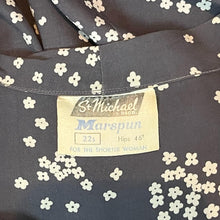 Load image into Gallery viewer, Original Volup St Michael Classic 1950s Cotton Day Dress in Grey and White Floral Print - Bust 40 42