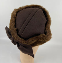 Load image into Gallery viewer, Original 1940s Chocolate Brown Felt Winter Hat Trimmed With Real Fur