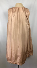 Load image into Gallery viewer, 1940s Volup Wool Swagger Coat in Cream Check with Single Button - Bust 40 42 44