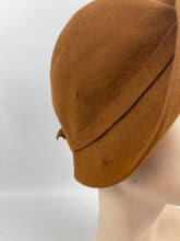 Load image into Gallery viewer, Original 1930’s Chestnut Felt Hat by Doveswing Webflex