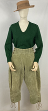 Load image into Gallery viewer, REPRODUCTION Women's Land Army Hand Knitted Jumper - Bust 40 42