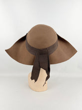 Load image into Gallery viewer, Original 1940's New York Creation Brown Felt Hat - Helen Hale Original *