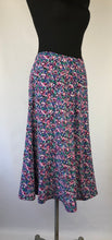 Load image into Gallery viewer, 1940s Floral Crepe Skirt - W27
