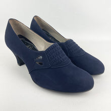 Load image into Gallery viewer, Original 1940's 1950's Deadstock Blue Suede Court Shoes with Cutout Detail - UK 4