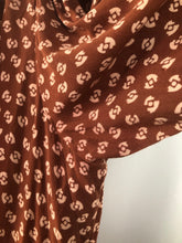 Load image into Gallery viewer, 1940s CC41 Brown and Cream Novelty Print Dress with Bows - B44 46