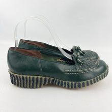 Load image into Gallery viewer, Original 1940's 1950's Forest Green Leather Slip on Shoes with Bow Trim - UK 5 *