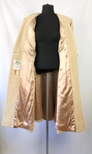 Load image into Gallery viewer, Original 1940s Thick Boucle Wool Coat in Cream - Bust 38