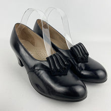 Load image into Gallery viewer, Original 1940's Black Deadstock in Box Glace Leather Marina Court Shoes with Suede Trim by Clarks - UK 7