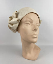 Load image into Gallery viewer, Original 1920's 1930's Fine Straw Cloche Hat in Cream - Perfect For Summer