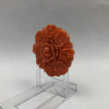 Load image into Gallery viewer, 1940s Early Plastic Coral Coloured Floral Brooch