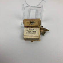 Load image into Gallery viewer, Vintage 1950s London Souvenir Mini Postcard Brooch with a Bow