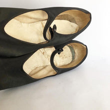 Load image into Gallery viewer, Original 1940s CC41 Black Satin Shoes - Size 7