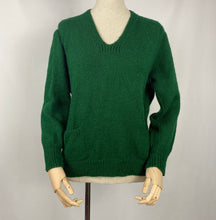 Load image into Gallery viewer, REPRODUCTION Women's Land Army Hand Knitted Jumper - Bust 40 42