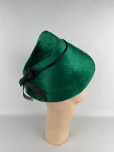 Load image into Gallery viewer, Original 1950's Bonnet Style Hat in Vibrant Green Velvet with Black Trim