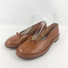 Load image into Gallery viewer, Original 1950's Warm Tan Leather Flat Shoes with Bow Trim - UK 5 *