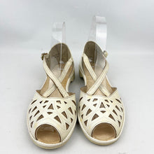 Load image into Gallery viewer, Original 1950’s Cream Leather Summer Sandals - UK 4