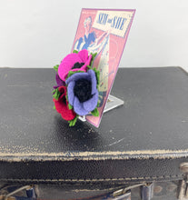 Load image into Gallery viewer, 1940's Felt Flower Anemone Corsage - Pretty Wartime Posy Brooch - Red, Pink, Mauve and Purple