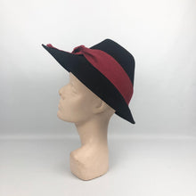 Load image into Gallery viewer, 1940s Inky Black Felt Hat with Red Trim