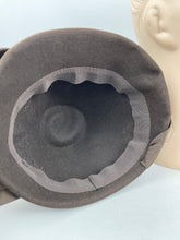 Load image into Gallery viewer, RESERVED Original 1930's Dark Brown Close Fitting Felt Hat with Feathers, Net and Ribbon Trim