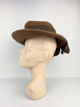 Load image into Gallery viewer, Original Late 1930's Early 1940's Chocolate Brown Felt Tilt Hat with Large Bow Trim