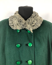 Load image into Gallery viewer, 1940s Green Wool Coat with Real Fur Collar Trim - Bust 38 48