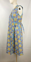 Load image into Gallery viewer, 1940s Floral Cotton Wraparound Pinny - Bust 33 34 35 36