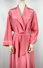 Load image into Gallery viewer, Original 1940s 1950s Pretty Pink and White Voluptuous Peggy Page Dressing Gown - Fabulous Robe - Bust 44 46
