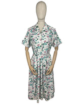 Load image into Gallery viewer, Original 1940's or 1950's Volup St Michael CC41 Cotton Floral Frock - Bust 42 44 *