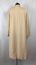 Load image into Gallery viewer, 1940s Volup Wool Swagger Coat in Cream Check with Single Button - Bust 40 42 44