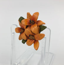 Load image into Gallery viewer, Original 1940s Autumnal Leather Floral Brooch