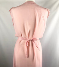 Load image into Gallery viewer, 1940s 1950s Pink Rayon and Lace Nightdress - B36