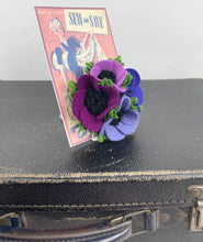Load image into Gallery viewer, 1940's Felt Flower Anemone Corsage - Pretty Wartime Posy Brooch - Lilac, Pink, Mauve and Purple
