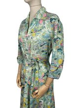 Load image into Gallery viewer, Fabulous Original 1940's 1950's Cotton Summer Dress with Pockets in Pretty Pastel Shades on Green - Bust 36 37 *