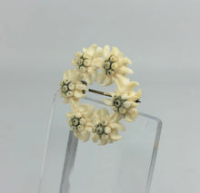 Load image into Gallery viewer, Vintage 1930s 1940s Off-White Carved Edelweiss Circlet Brooch