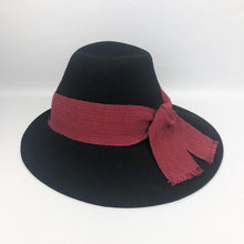 Load image into Gallery viewer, 1940s Inky Black Felt Hat with Red Trim