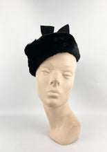 Load image into Gallery viewer, 1940s Black Felt Hat Trimmed with Genuine Fur