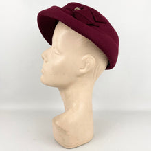 Load image into Gallery viewer, Original 1950's Stylish Burgundy Felt Hat by Jacoll - Beautiful Vintage Hat