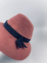 Load image into Gallery viewer, Original 1940’s Dusky Pink Felt Fedora Hat with Grosgrain Trim *
