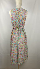 Load image into Gallery viewer, 1940s Floral Cotton Apron - Would Make A Great Summer Dress - Bust 36 37 38 *