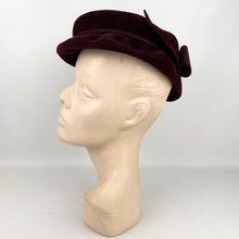 Load image into Gallery viewer, Original 1950's Dark Burgundy Close Fitting Fur Felt Hat with Gold-tone Trim