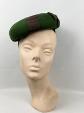 Load image into Gallery viewer, Original 1940s Forest Green Felt Hat with Chocolate Brown Grosgrain Bow Trim