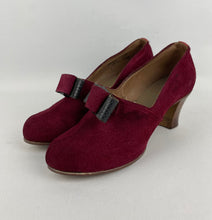 Load image into Gallery viewer, Original 1940's Deadstock CC41 Burgundy Suede Court Shoes - UK Size 4 4.5
