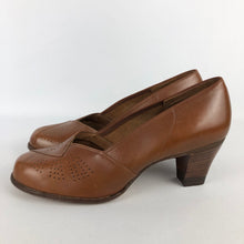 Load image into Gallery viewer, 1940s Brown Leather Court Shoes by Marcelle - UK size 5.5 6